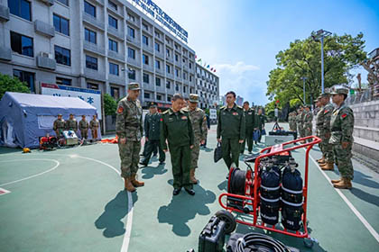 王永盛到公司指導(dǎo)民兵工作 (1).jpg