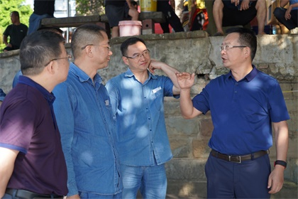 瀘天化集團(tuán)公司黨委書記譚光軍一行來(lái)我公司督查防洪防汛工作