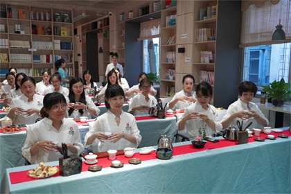 瀘天化股份公司工會開展“魅力女性  品味人生”茶藝體驗(yàn)活動