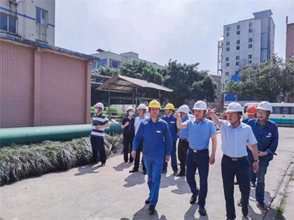 瀘天化集團(tuán)公司黨委書記、董事長(zhǎng)潘建華帶隊(duì)來我公司開展“五一”節(jié)前安全環(huán)保綜合督查