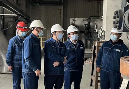 瀘天化集團公司常務副總經理傅利才一行蒞臨和寧公司檢查調研