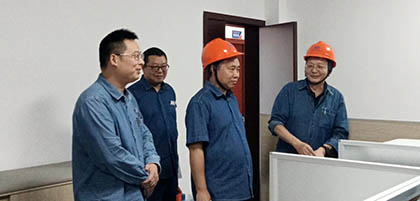 瀘天化股份公司黨委書記、董事長廖廷君率隊(duì)開展國慶節(jié)前安全大檢查并慰問員工